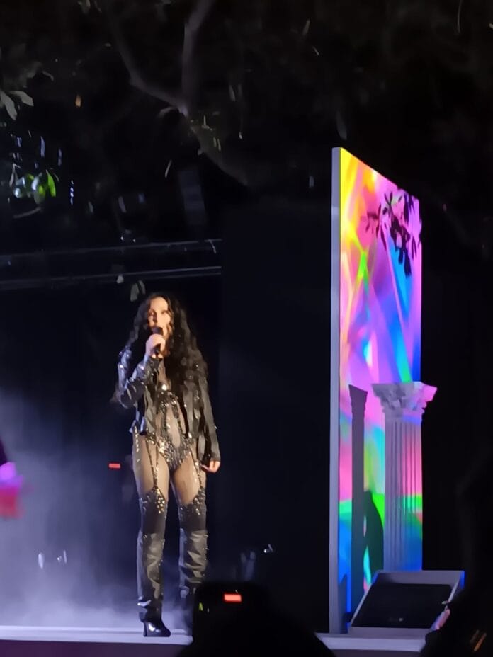 Cher in concerto in Via Veneto nella festa di apertura del Grand Tour a Roma, cominciata conla mostra fotografica Secret Dolce Vita