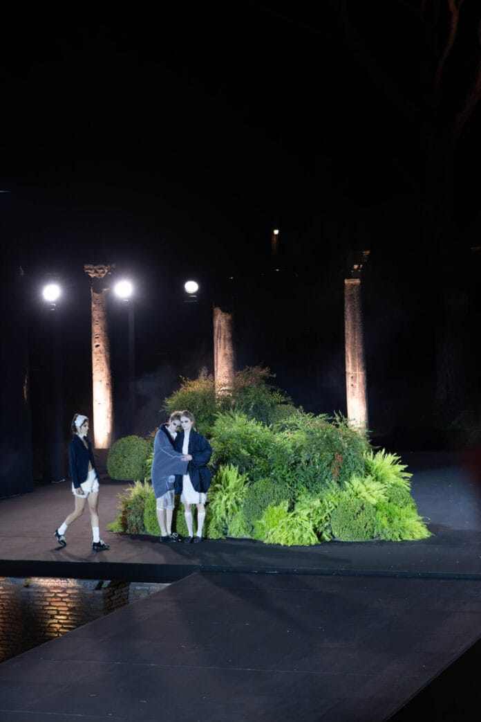 ABA sfila nel PArco Archeologico di Ostia Antica ABA sfila nel PArco Archeologico di Ostia Antica