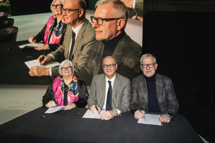 MICAM 101 Opening. Signing of the Memorandum of Understanding between the Ministry of Education and Merit, Confindustria Moda and Confindustria Accessori Moda “Strengthening young people’s skills for their guidance and future employability” New Horizons: The Purpose and Innovations of the Protocol for Young People and Fashion Giovanna Ceolini (President of Confindustria Accessori Moda) Luca Sburlati (President of Confindustria Moda) Giuseppe Valditara (Minister of Education and Merit)