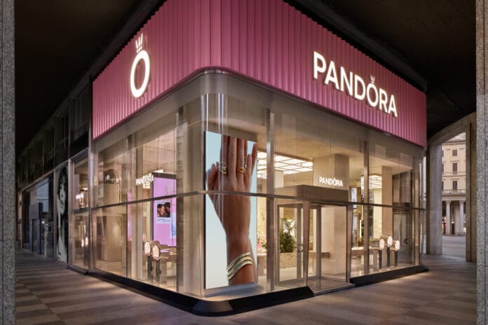 PANDORA MILAN FLAGSHIP STORE